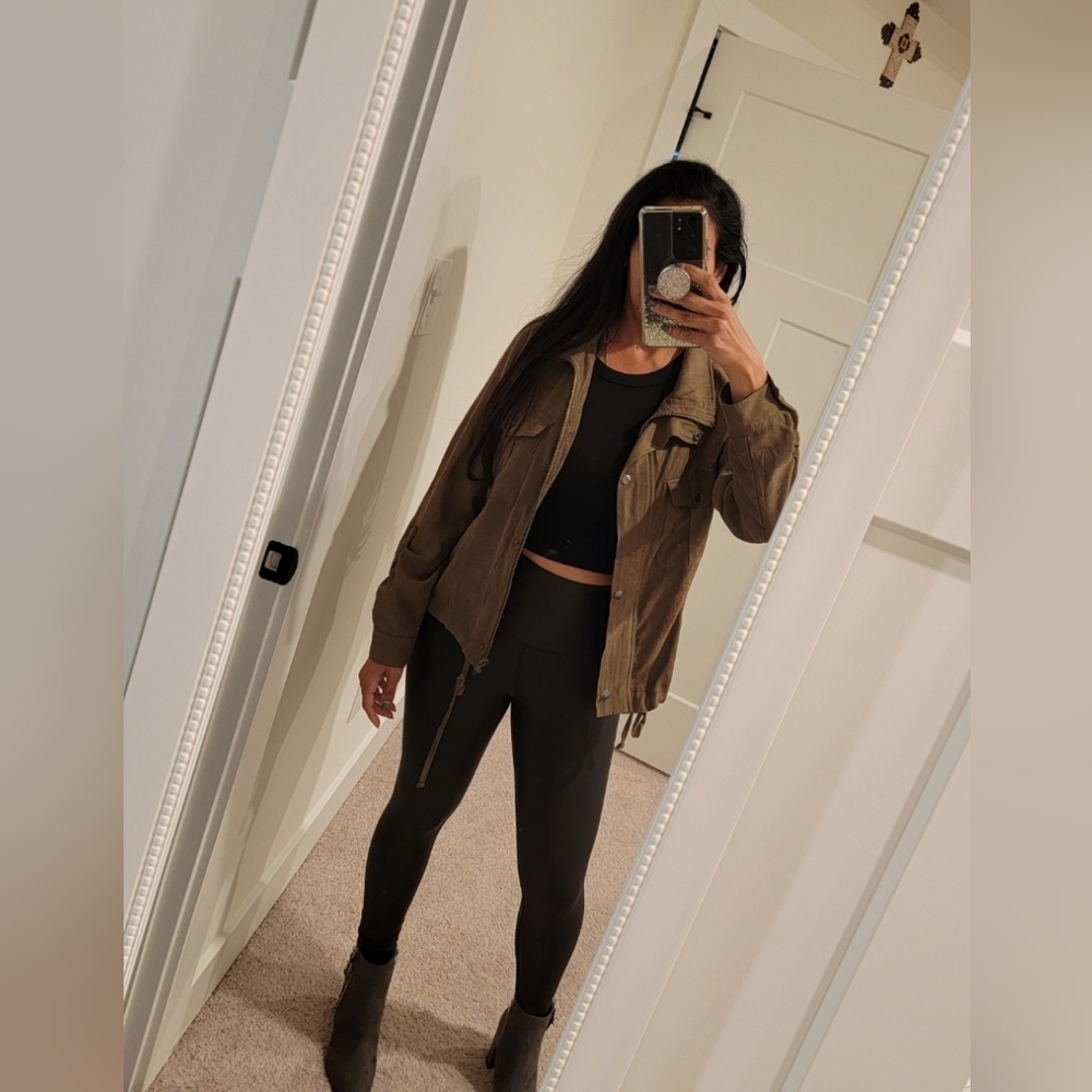 Lightweight jacket, worn 2 times, like brand new